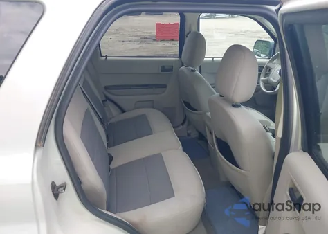 2008 Ford Escape Xlt z USA, uszkodzony, nr VIN 1FMCU03118KD15147